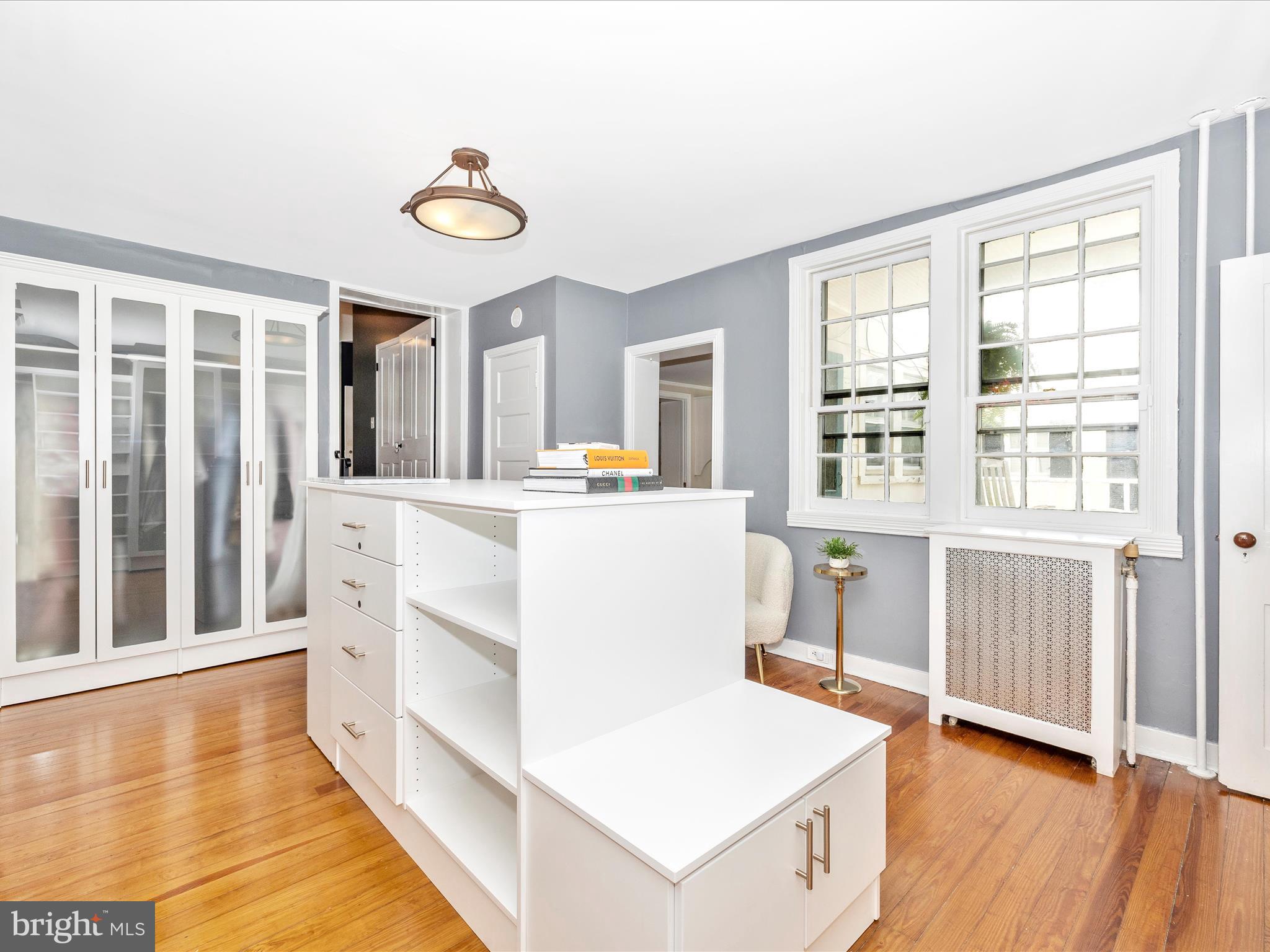 225 E 2ND STREET