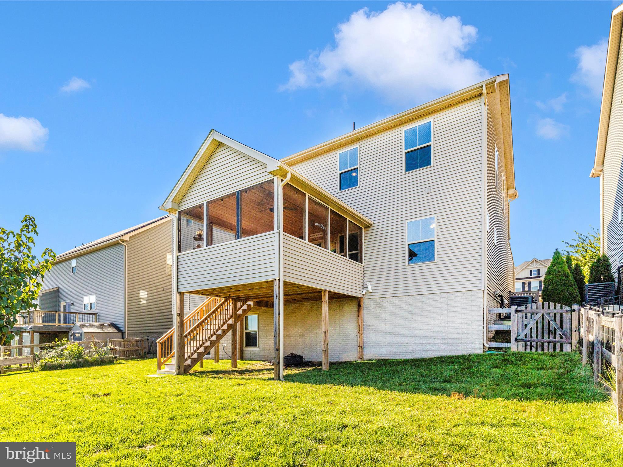 6879 WOODRIDGE ROAD