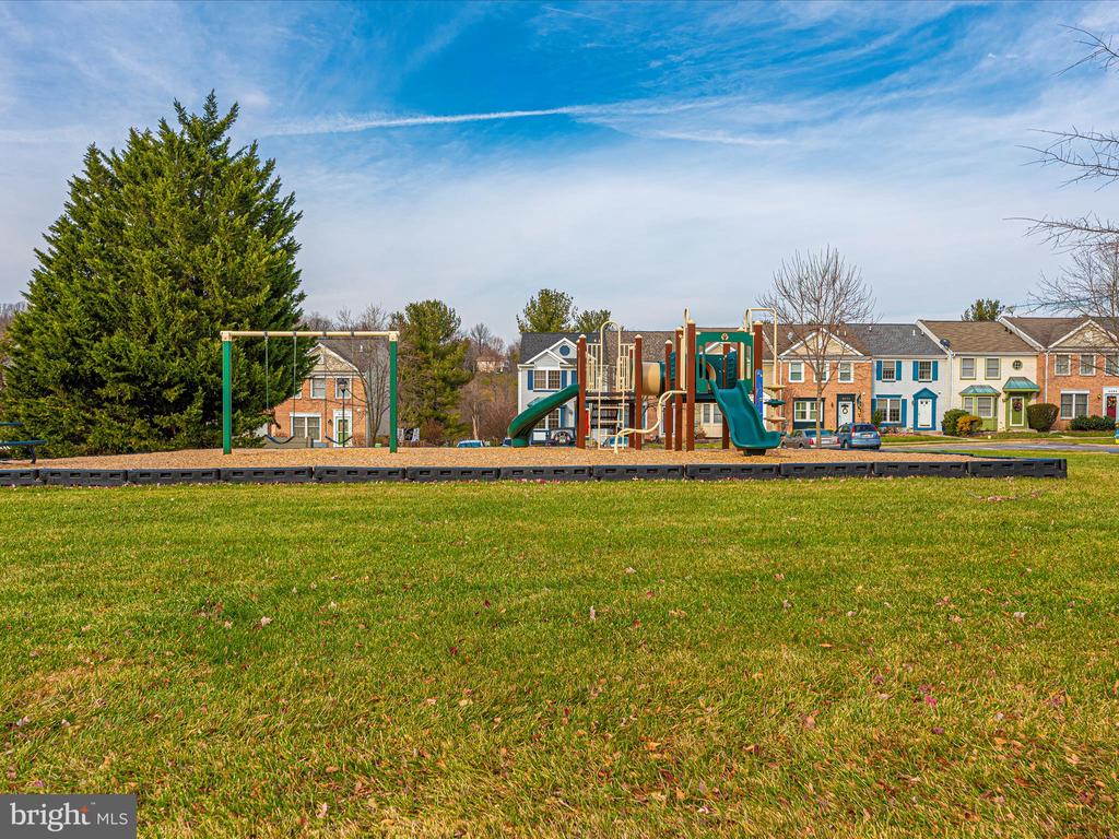 6115 HUCKLEBERRY WAY