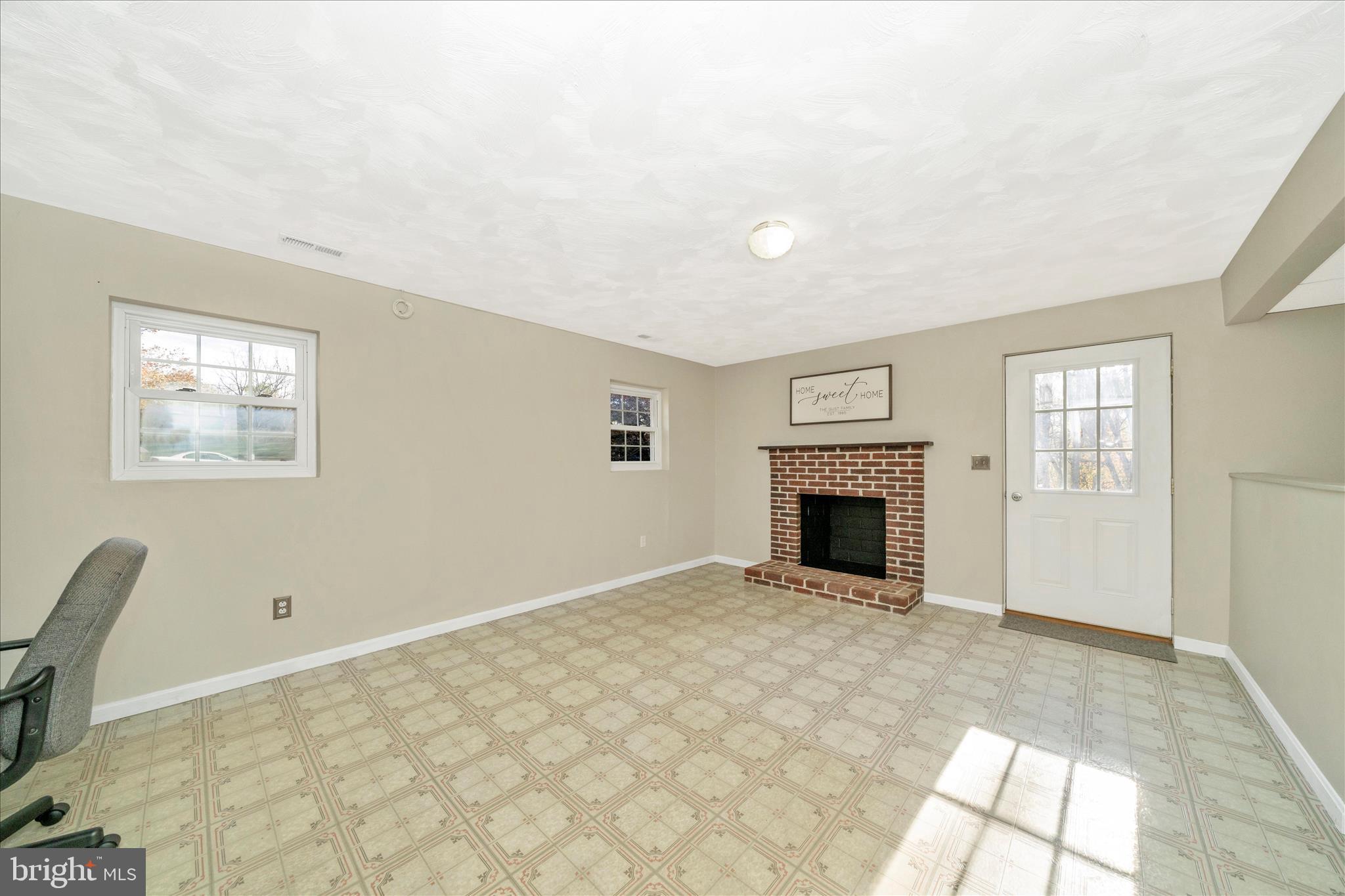 11023 HORSESHOE DRIVE