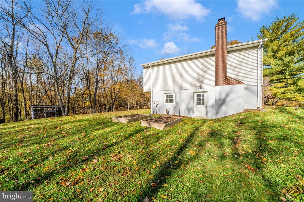11023 HORSESHOE DRIVE