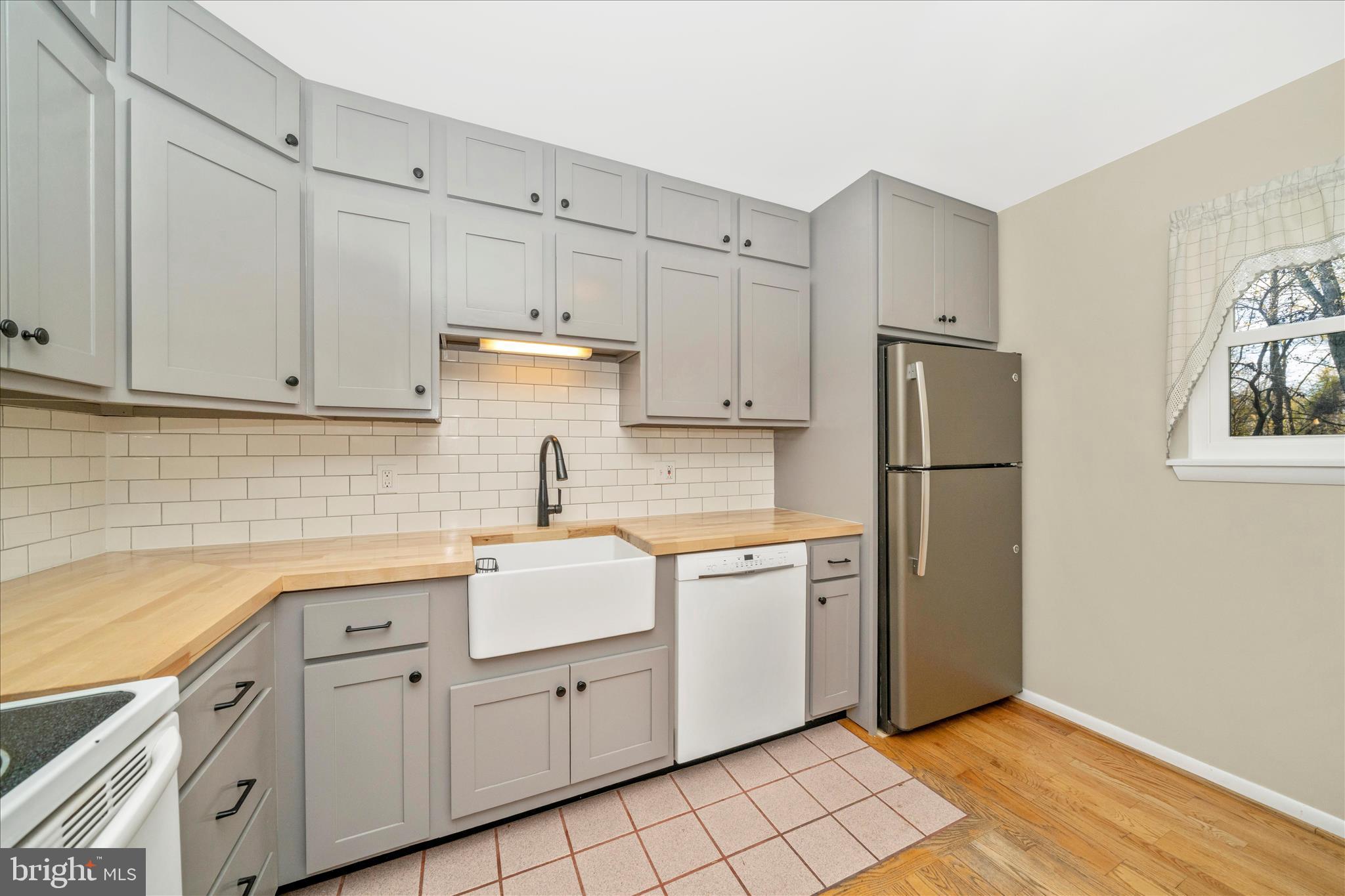 11023 HORSESHOE DRIVE