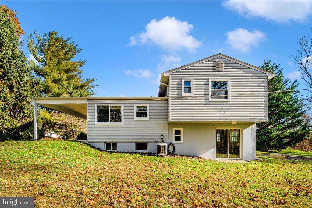 11023 HORSESHOE DRIVE