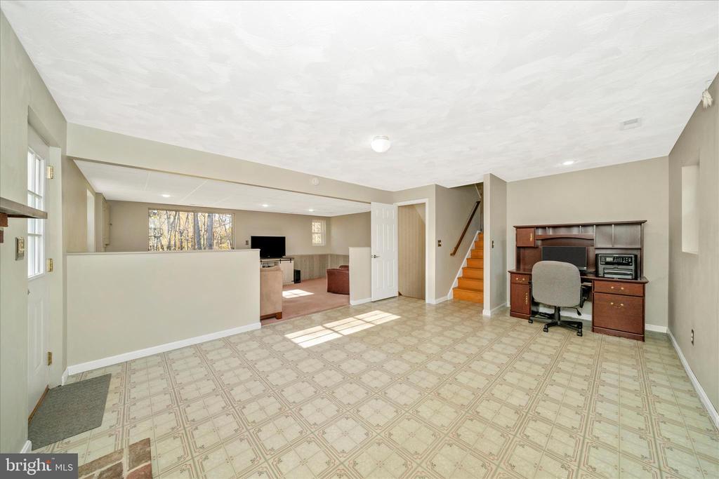 11023 HORSESHOE DRIVE