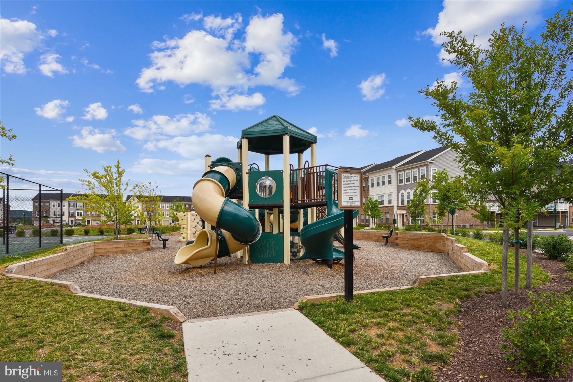 5912 GARDEN WALK DRIVE