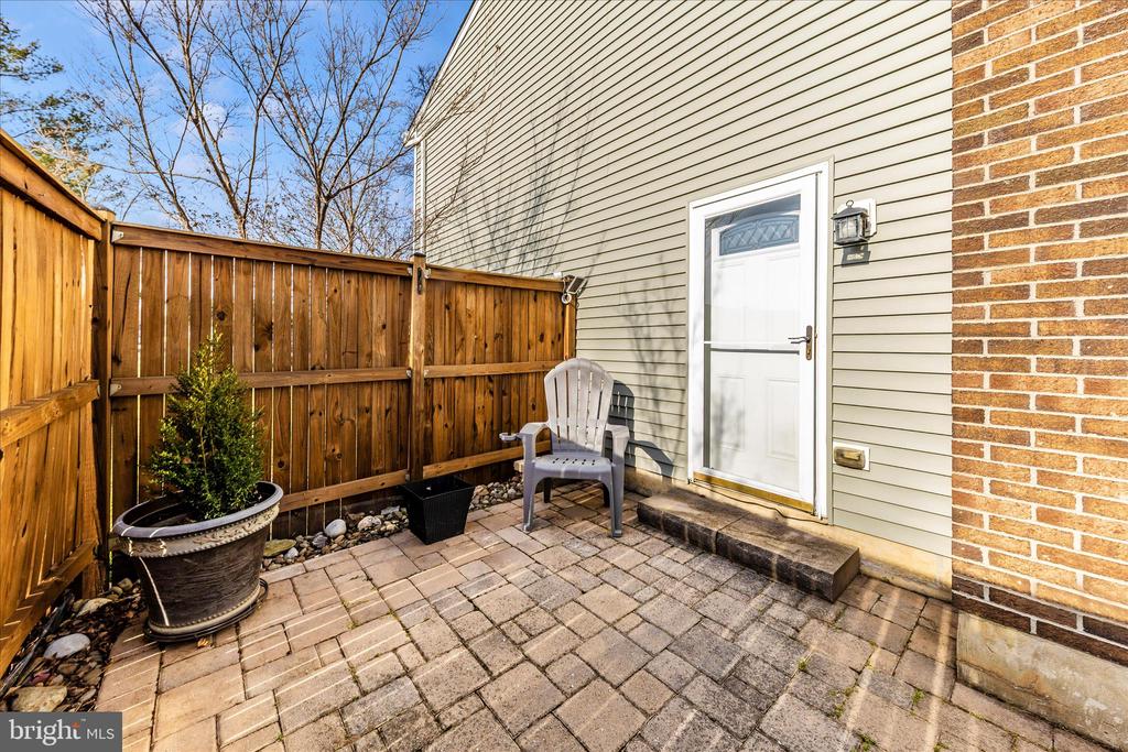 6616 PEBBLE COURT