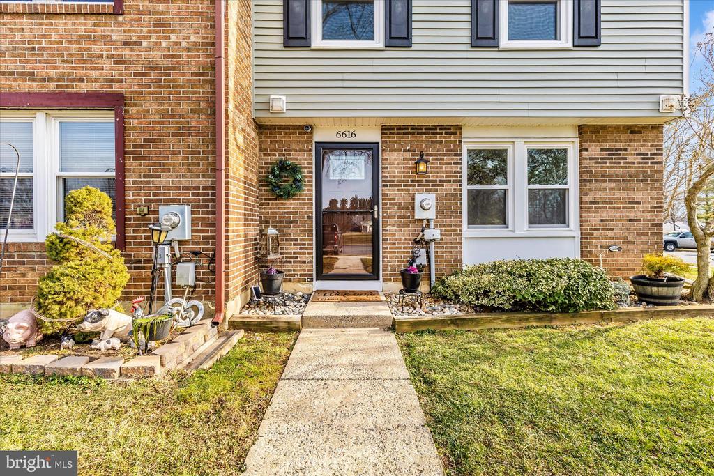 6616 PEBBLE COURT