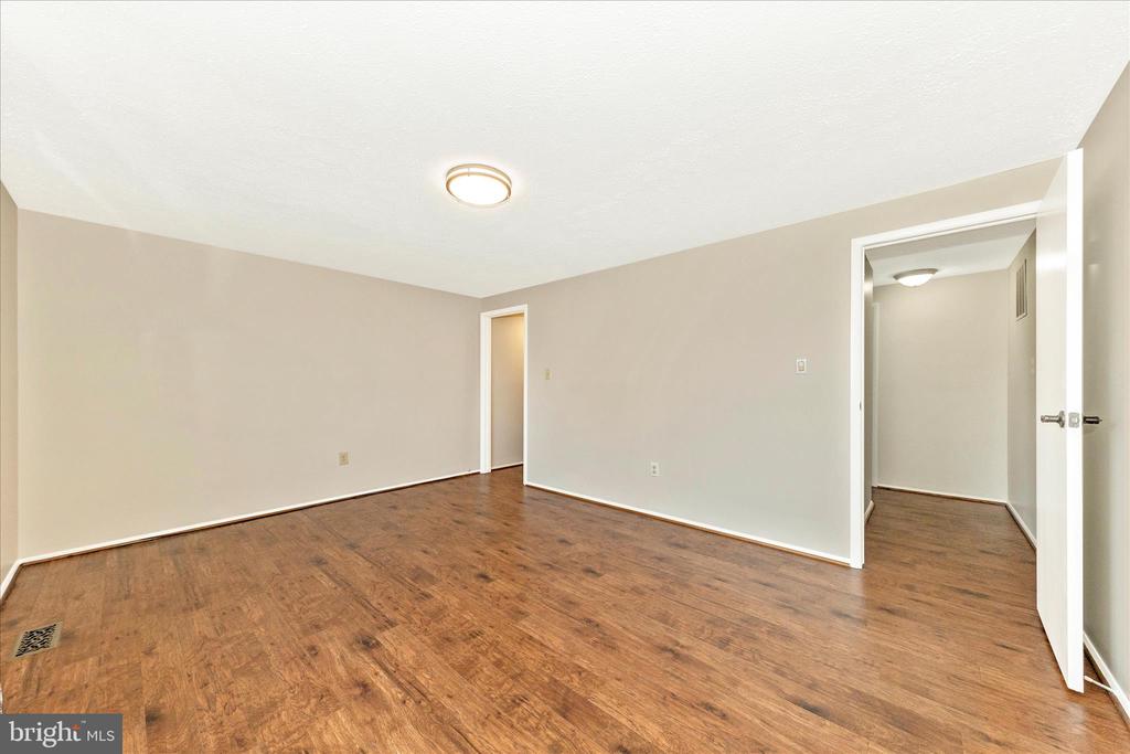 6616 PEBBLE COURT