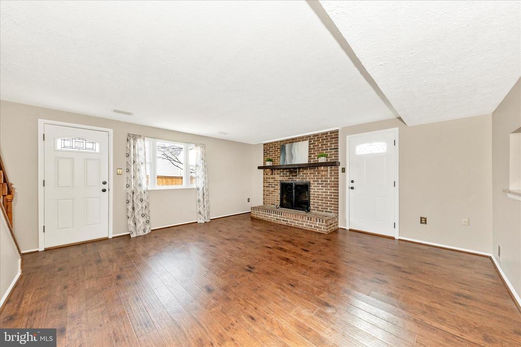 6616 PEBBLE COURT