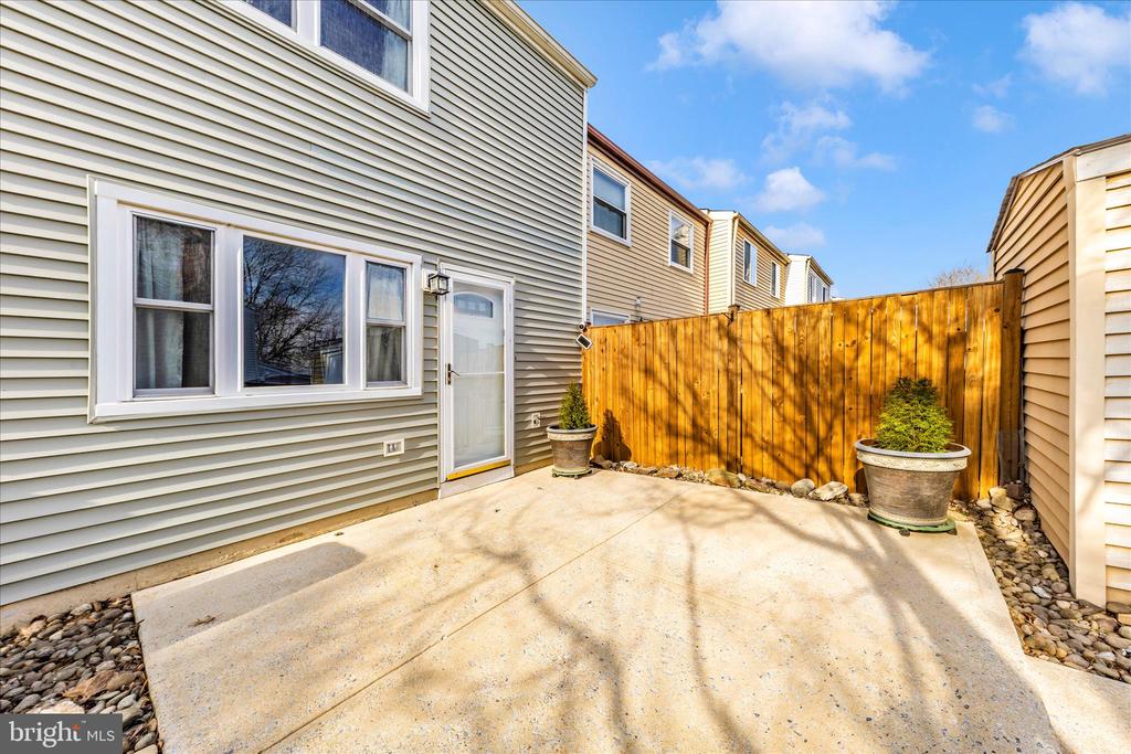 6616 PEBBLE COURT