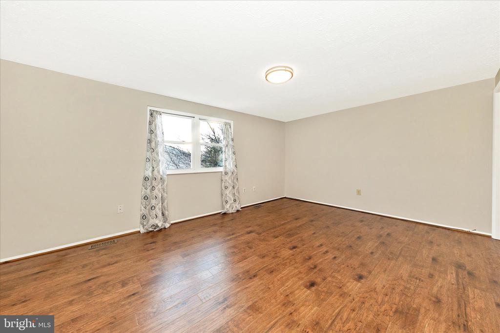 6616 PEBBLE COURT