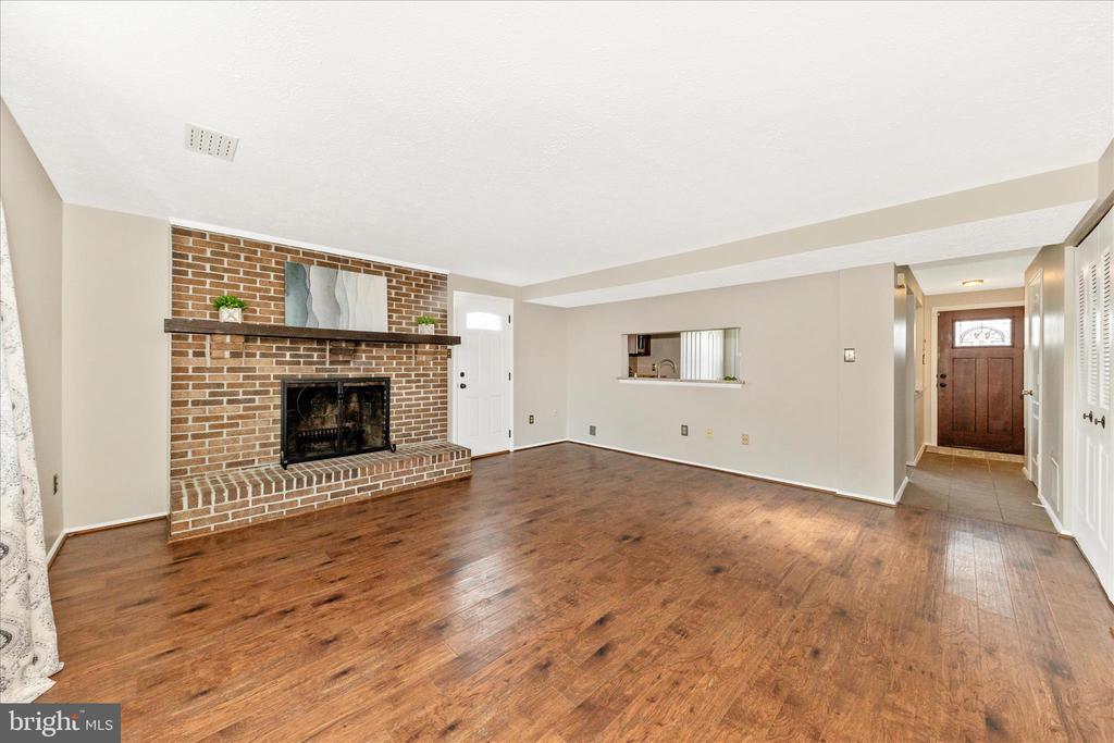 6616 PEBBLE COURT