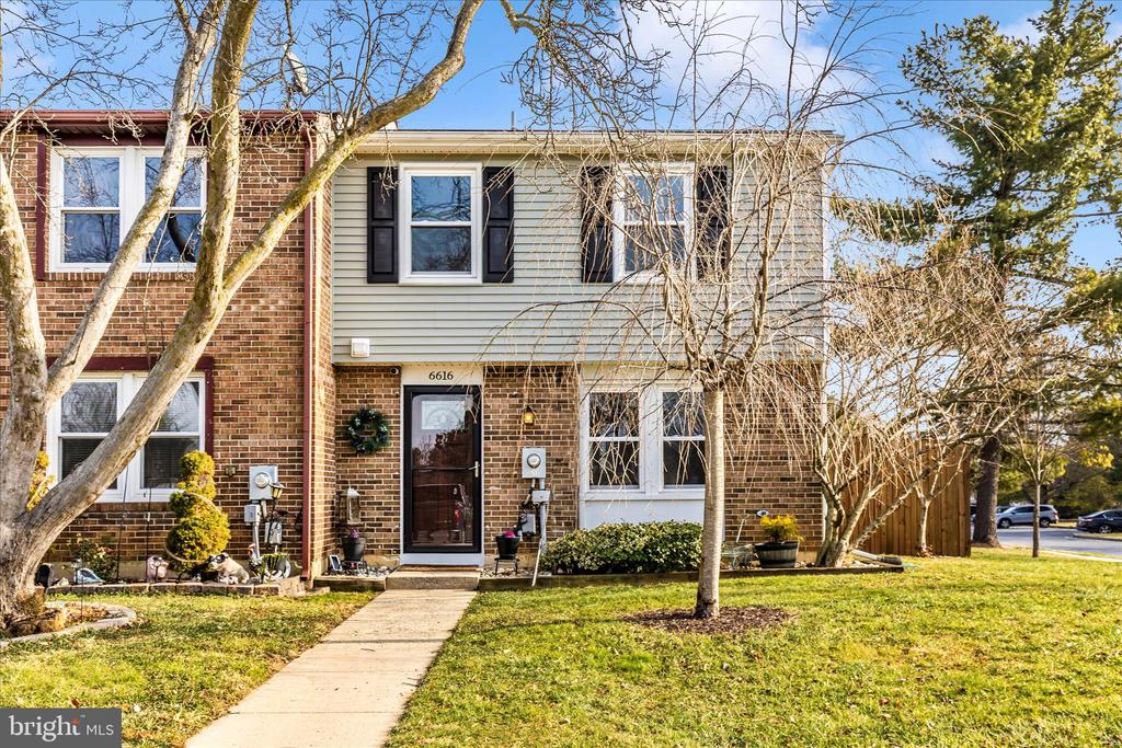 6616 PEBBLE COURT
