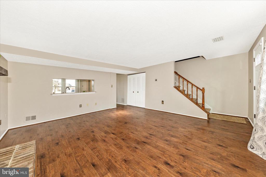 6616 PEBBLE COURT