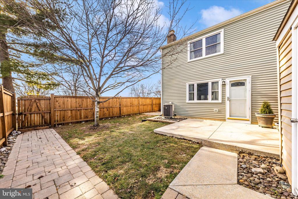 6616 PEBBLE COURT