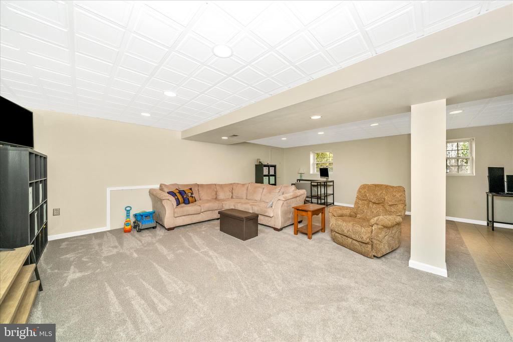 903 WINDING WAY