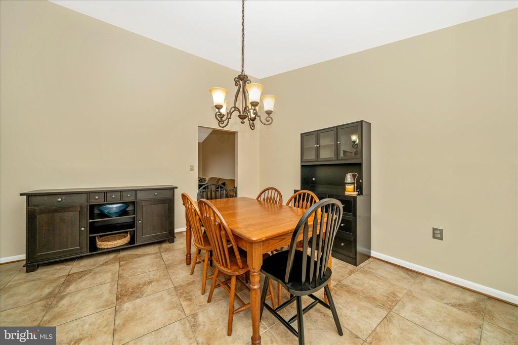 903 WINDING WAY