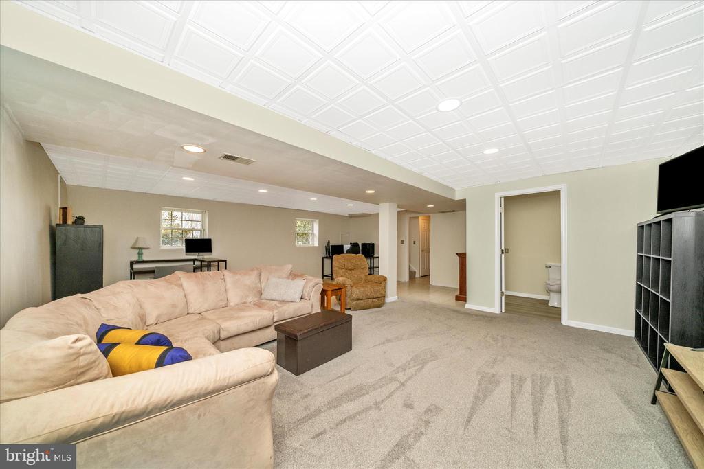 903 WINDING WAY