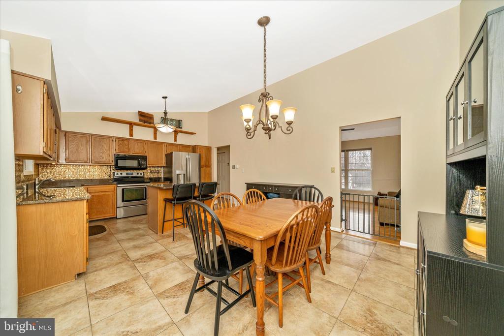 903 WINDING WAY