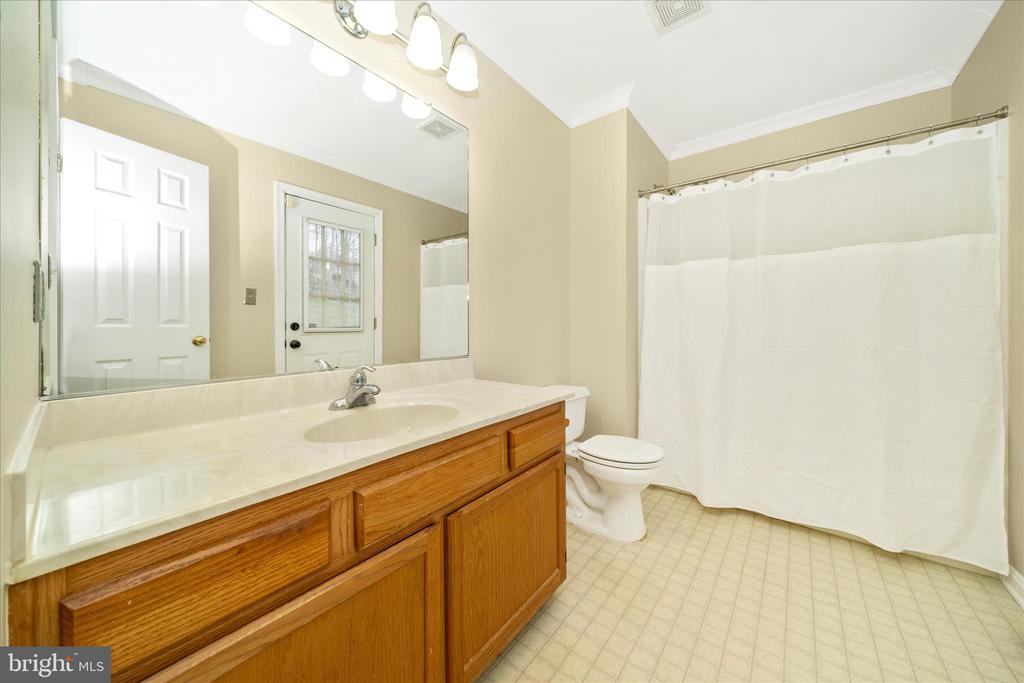 903 WINDING WAY