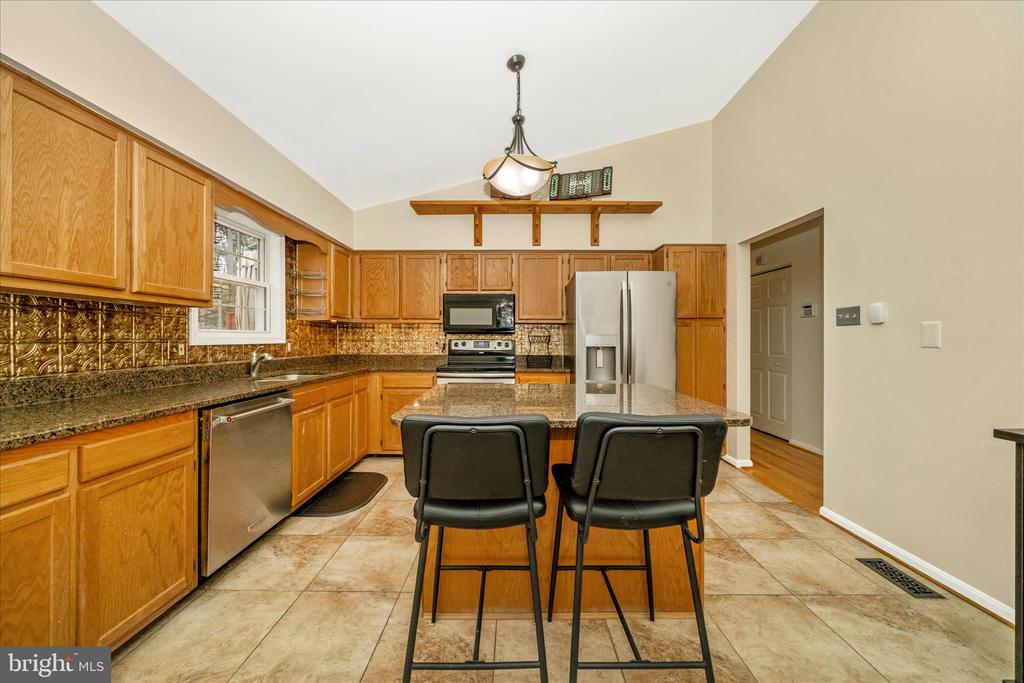 903 WINDING WAY