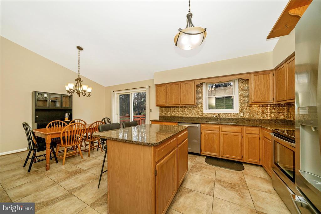 903 WINDING WAY