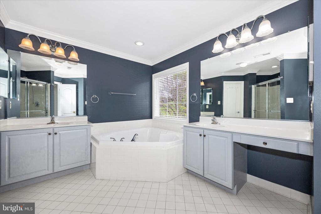 11007 COUNTRY CLUB ROAD