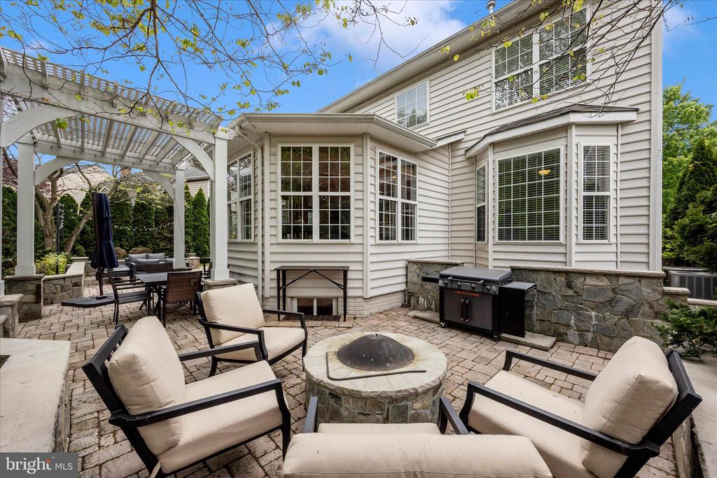 11007 COUNTRY CLUB ROAD