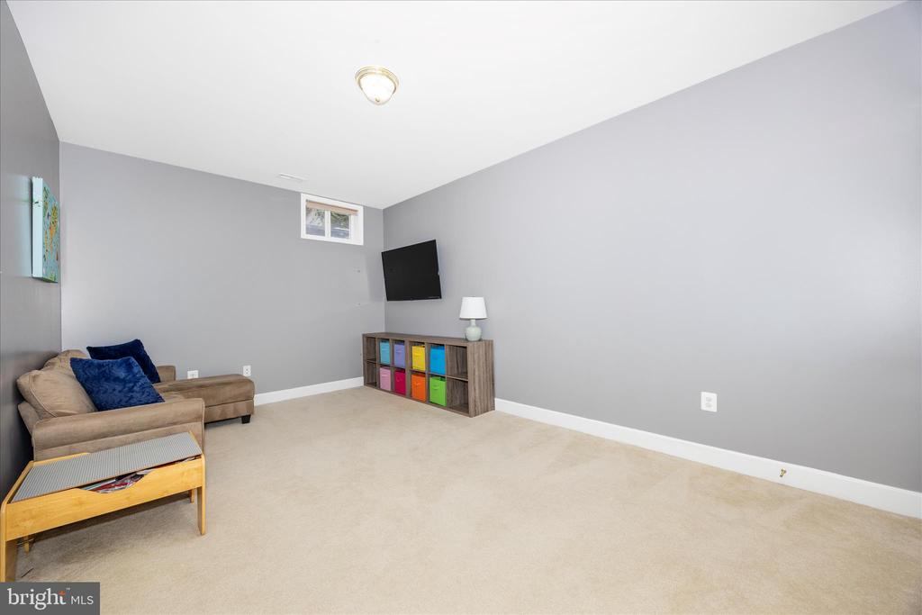 11007 COUNTRY CLUB ROAD