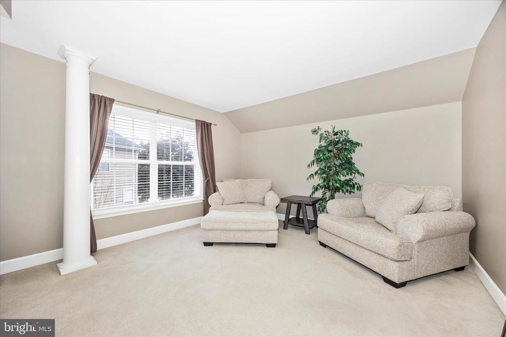 11007 COUNTRY CLUB ROAD
