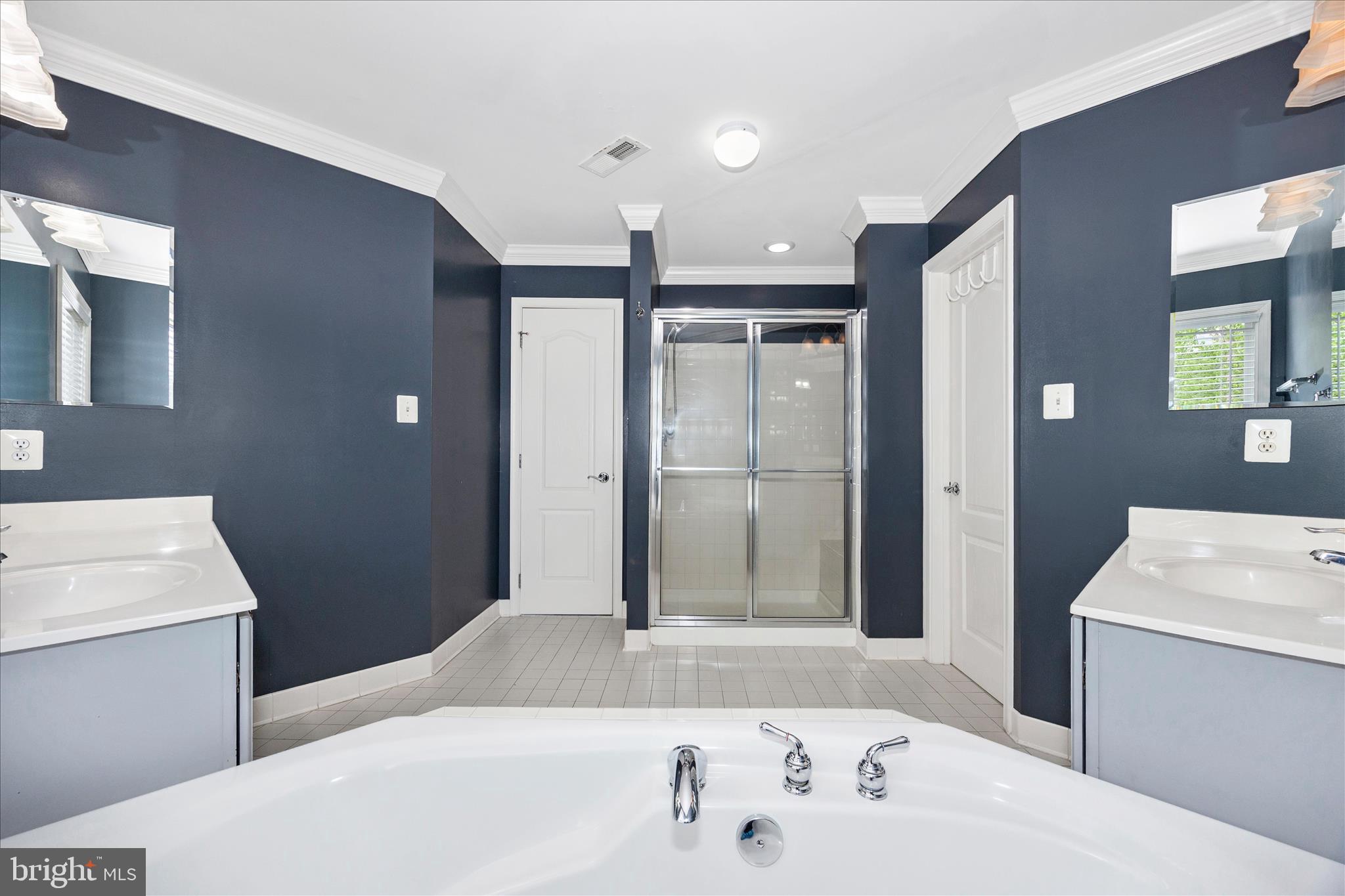 11007 COUNTRY CLUB ROAD