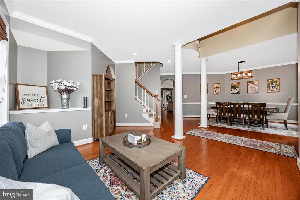 11007 COUNTRY CLUB ROAD