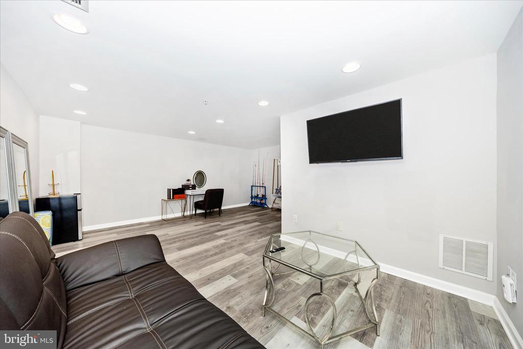 2250 WETHERBURNE WAY