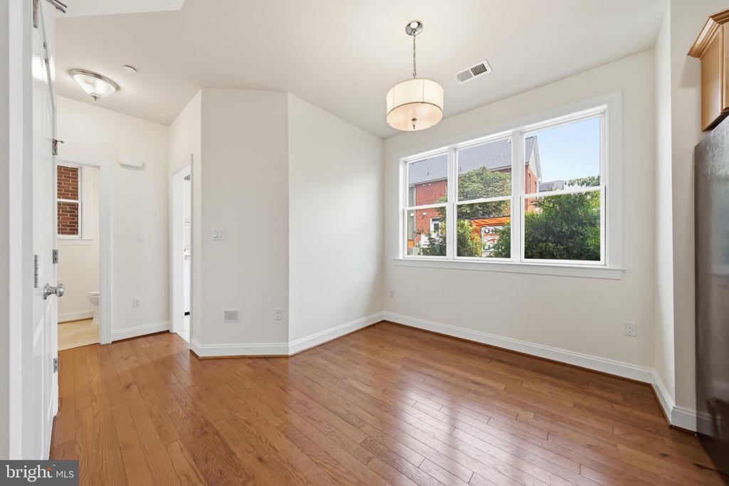 25 6TH STREET W