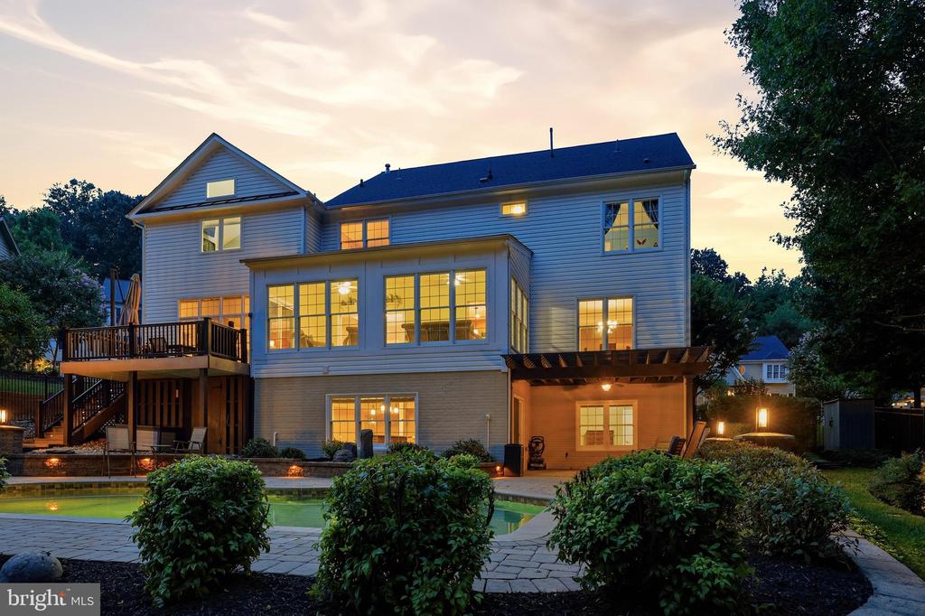 9638 WOODLAND ROAD
