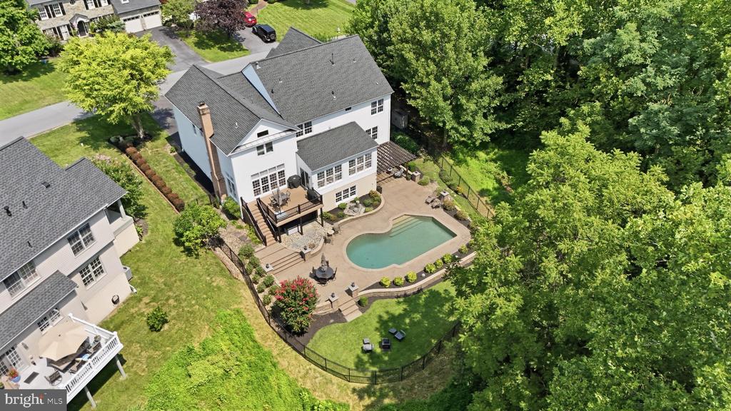 9638 WOODLAND ROAD