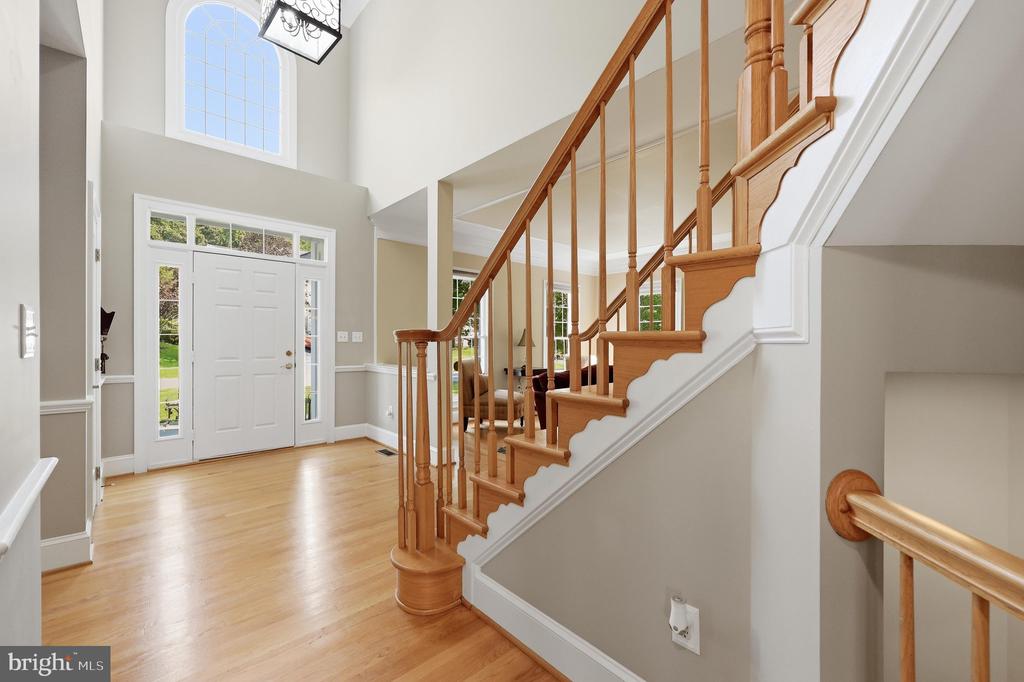 9638 WOODLAND ROAD
