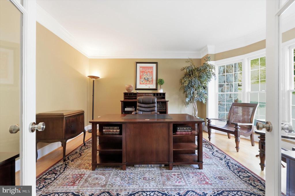 9638 WOODLAND ROAD