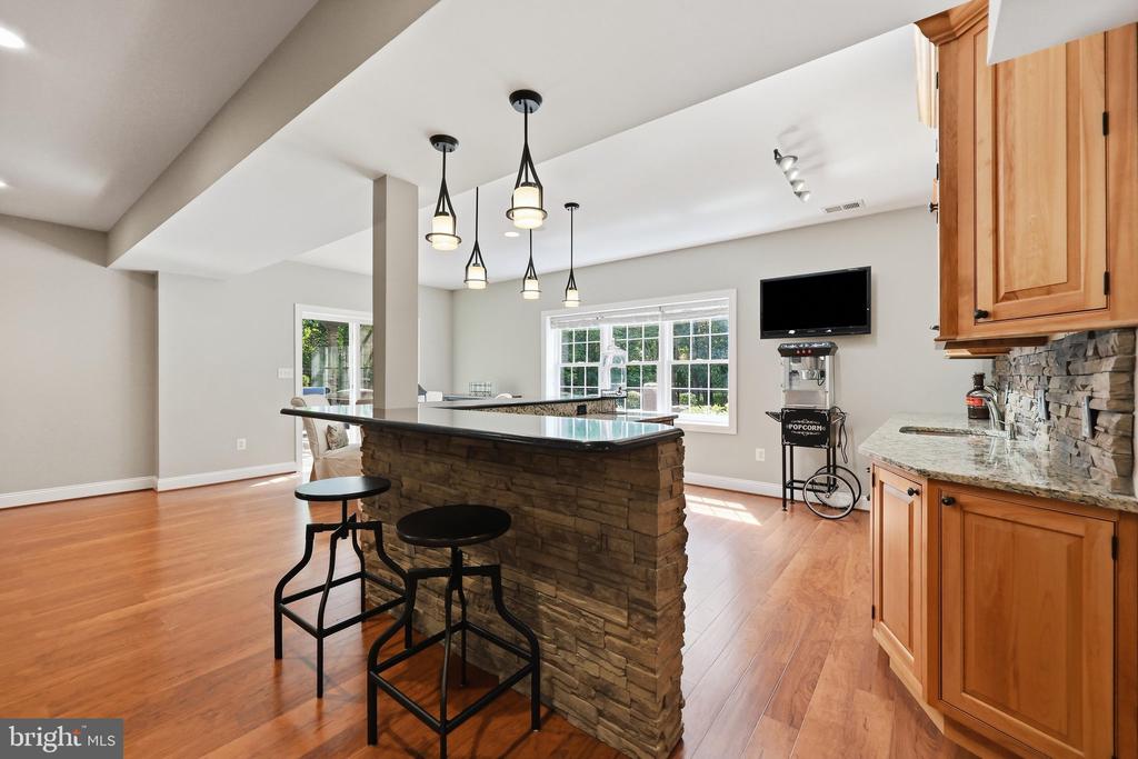 9638 WOODLAND ROAD
