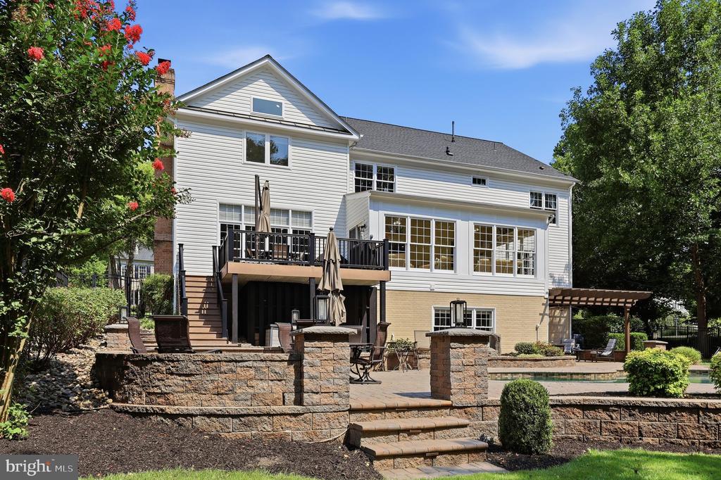 9638 WOODLAND ROAD