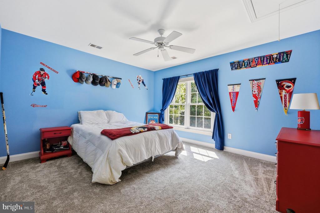 9638 WOODLAND ROAD