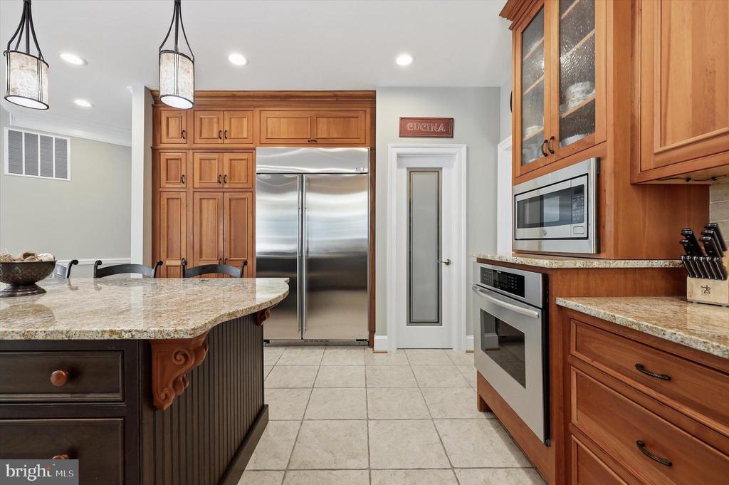 9638 WOODLAND ROAD