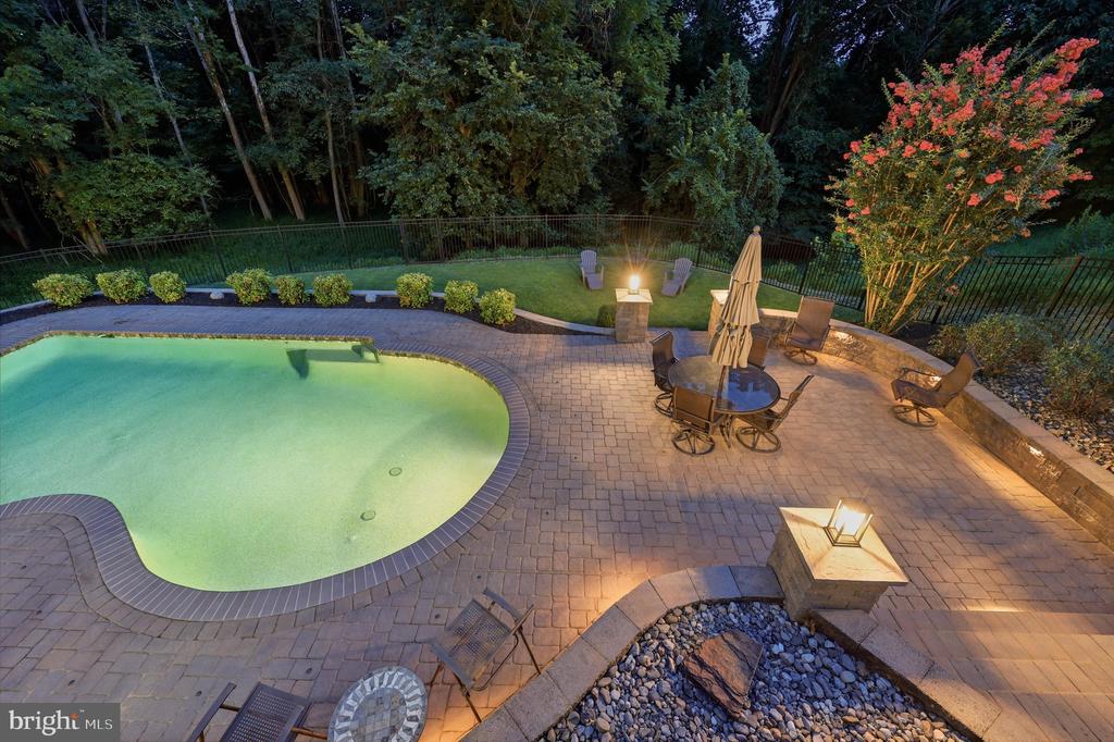 9638 WOODLAND ROAD