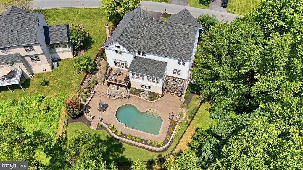 9638 WOODLAND ROAD