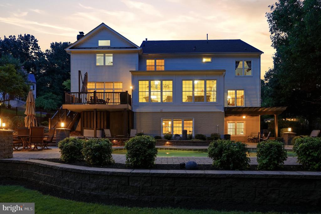 9638 WOODLAND ROAD