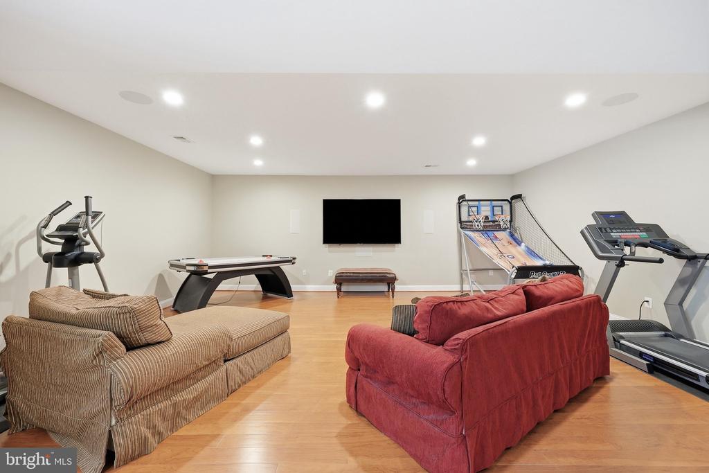 9638 WOODLAND ROAD