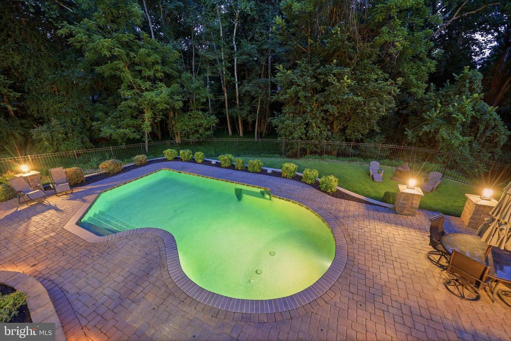 9638 WOODLAND ROAD