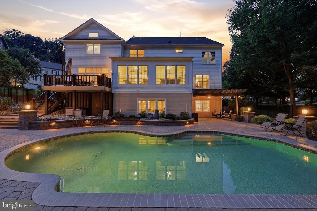 9638 WOODLAND ROAD