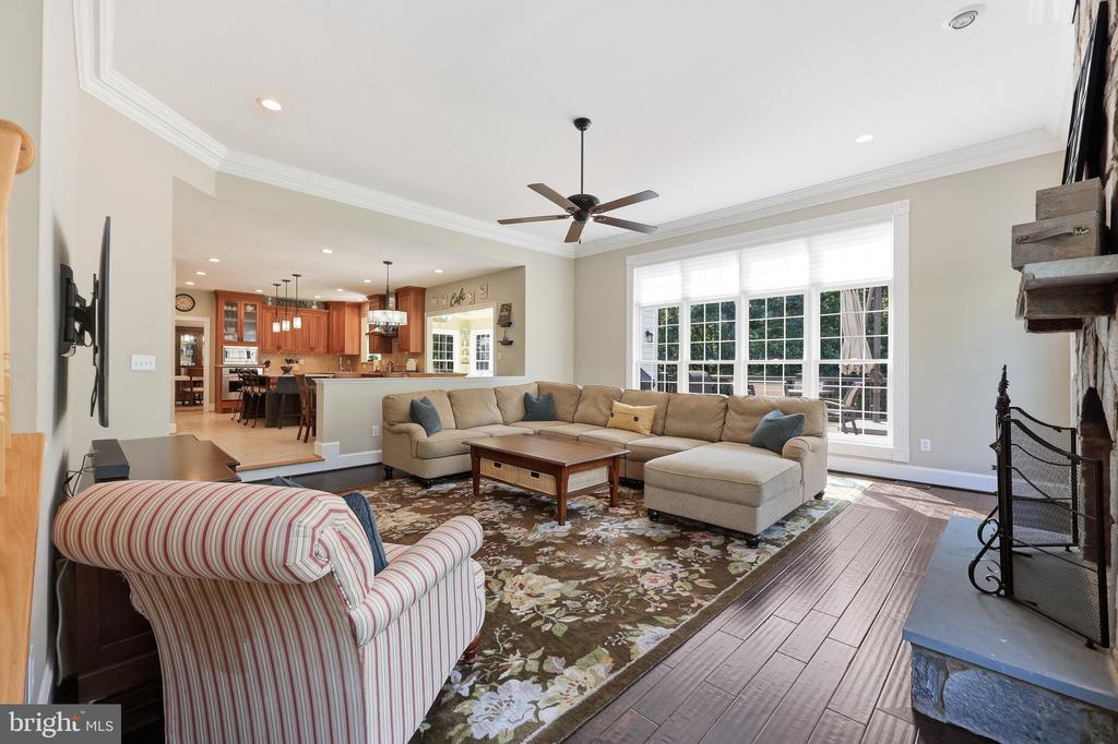 9638 WOODLAND ROAD