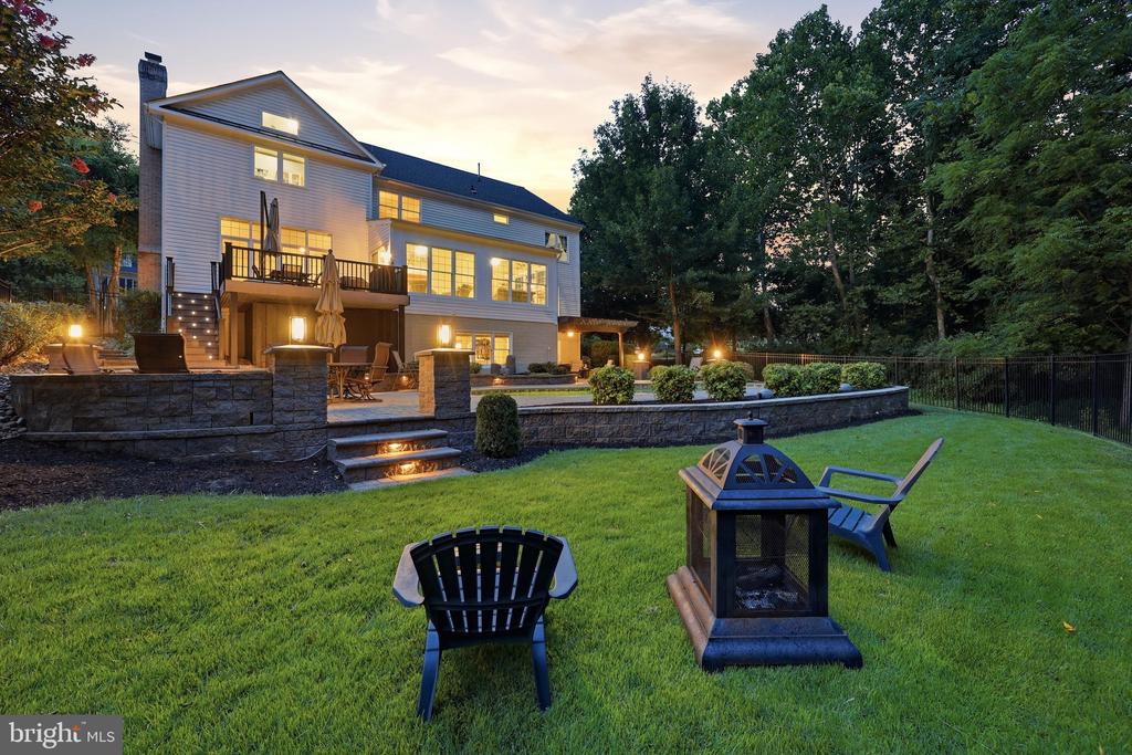 9638 WOODLAND ROAD